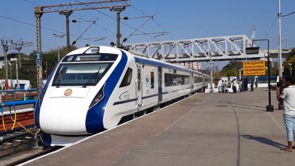 Vande Bharat Express: గుడ్ న్యూస్.. ఇక ఆ స్టేషన్‌లోనూ ఆగనున్న సికింద్రాబాద్ – విశాఖ వందే భారత్ రైలు!