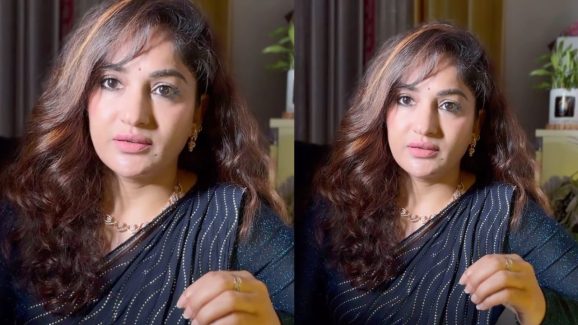 Maadhavi Latha: టెంపుల్స్  లో స్కిన్ షో… చెప్పు తీసుకొని కొట్టాలి