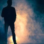 Bollywood star hero: ఆస్తుల అమ్ముకుంటున్న స్టార్ హీరో.. ఎందుకంటే..?