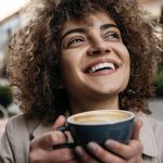 Drinking Coffee: పొద్దున్నే కాఫీ తాగడం మంచిది కాదా? మరి ఏ టైమ్ లో తాగాలి?