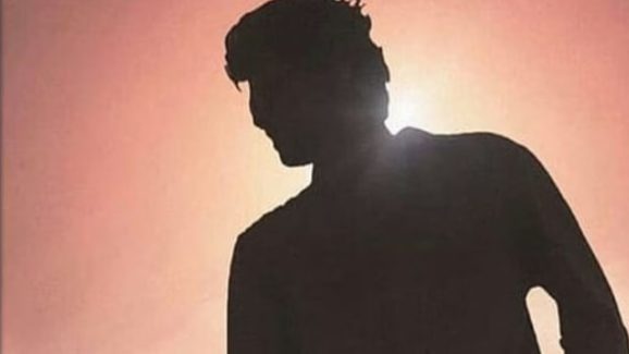 Actor : వరుస డిజాస్టర్స్… ఆస్తులు అమ్ముకుంటున్న బడా హీరో