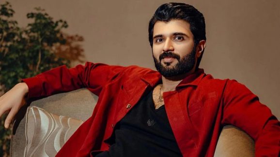 Vijay Devarakonda : విజయ్ దేవరకొండ సినిమా చేసేటప్పుడు అన్ కంఫర్టబుల్… బాంబ్ పేల్చిన హీరోయిన్ తండ్రి