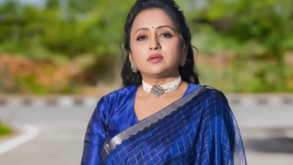 Anchor Suma : కోట్లు సంపాదించిన సుమ ఆ విషయంలో రోజు బాధపడుతుందట..?