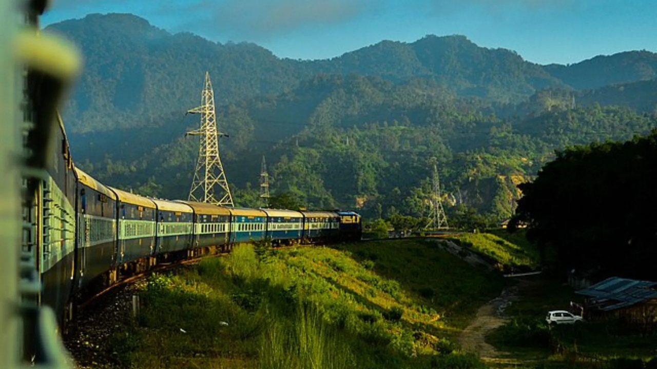 Train Journeys Delhi: ఢిల్లీ నుంచి బెస్ట్ రైలు ప్రయాణాలు, ఒకే రోజులో ఎంజాయ్ చేసి రావచ్చు!