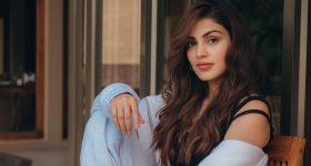 Rhea Chakraborty: అలా చేస్తే అందరి ముందు కొట్టేదాన్ని.. అతడికి రియా చక్రవర్తి స్ట్రాంగ్ వార్నింగ్