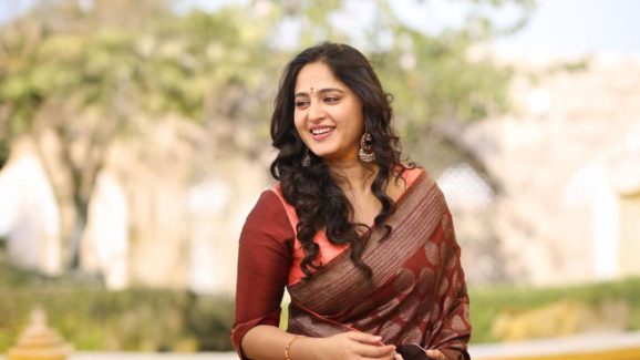 Anushka Shetty: అనుష్కలో ఎంత మార్పు.! షాక్‌లో ఫ్యాన్స్, అసలు ఇది నిజమేనా.?