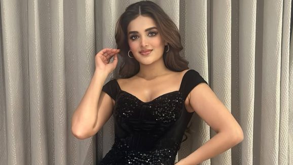 Nidhhi Agerwal: సెట్‌లో పవన్ కళ్యాణ్, ప్రభాస్ ఎలా ఉంటారంటే.. సీక్రెట్ బయటపెట్టిన నిధి అగర్వాల్
