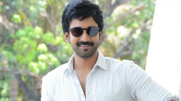 Aadhi Pinisetty: మరోసారి విలన్ రోల్‌కే ఓటేస్తున్న యంగ్ హీరో.. మ్యాజిక్ రిపీట్ అయ్యేనా.?