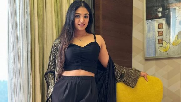 Merlet Ann: ఇదే ప్రశ్న హీరోలను అడిగే ధైర్యం లేదా.. ఇంటిమేట్ సీన్స్‌కు సంబంధించిన ప్రశ్నపై నటి ఫైర్