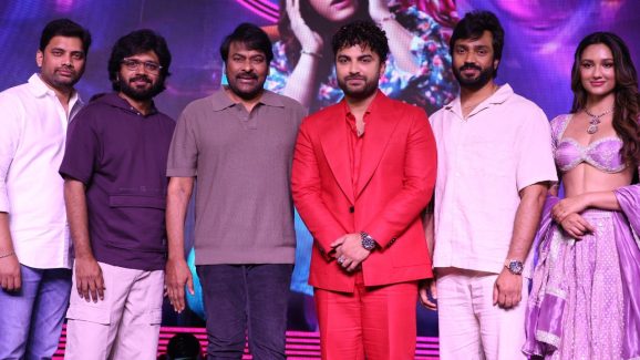 Chiranjeevi: విశ్వక్ సేన్ మనవాడు కాదన్నారు, అంతా ఒక కాంపౌండే.. వివాదాలకు చిరు చెక్