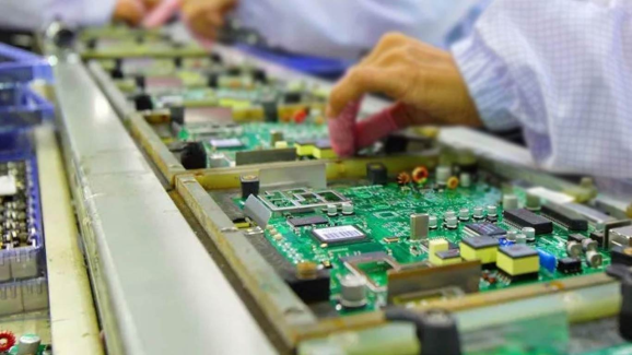 Electronics Exports : ట్రంప్ భారీ పన్నుల మోత – భారత్ ఎలక్ట్రానిక్స్‌కు కలిసొచ్చిన కాలం.. ఎలాగంటే..
