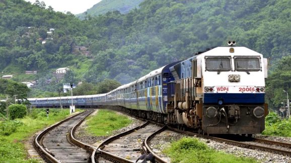 Train Ticket Booking: ట్రైన్ టికెట్స్ అడ్వాన్స్ బుకింగ్‌ చేస్తున్నారా? కచ్చితంగా ఈ విషయాలు తెలుసుకోవాల్సిందే!