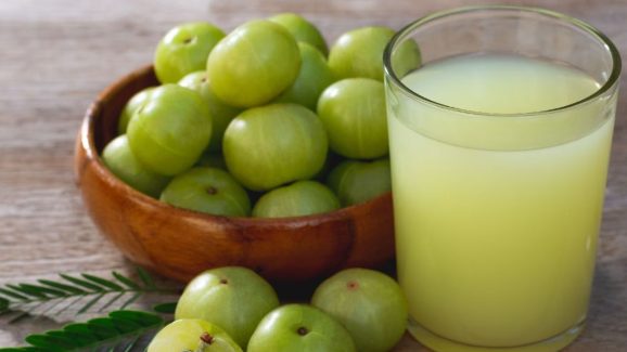 Amla Juice Benefits: ఉదయం పూట ఈ జ్యూస్ త్రాగితే.. మతిపోయే లాభాలు !