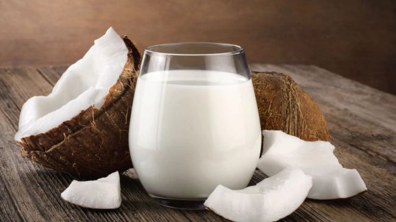 Coconut Benefits: కొబ్బరి తినడం వల్ల ఎన్ని లాభాలో !