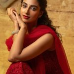 Meenaakshi Chaudhary: అబ్బబ్బా.. ఏం పిల్లరా బాబు.. ఆ అందం.. అస్సలు పోవడం లేదు మైండ్ లో నుంచి