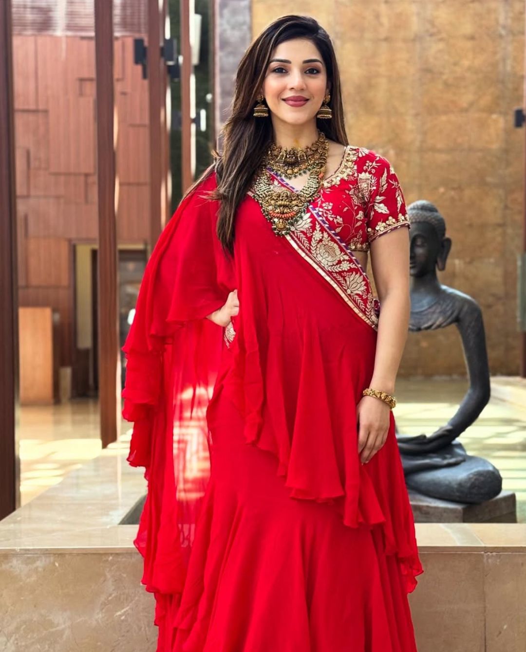 Mehareen Pirzada : రెడ్ డ్రెస్సులో హనీ పాప క్యూట్ గా ఉంది.. భలే ఉంది కదూ…