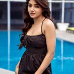 Mirna Menon : బ్లాక్ స్కట్ లో అందాలతో కవ్విస్తున్న మిర్నా.. క్యూట్ లుక్స్ కు ఫ్యాన్స్ ఫిదా..