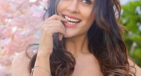 Paayal Rajput : పింక్ కలర్ డ్రెస్ లో పాయల్ పరువాల విందు..