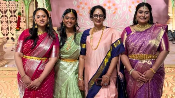 Prabhas: ప్రభాస్ ముగ్గురు చెల్లెళ్లను చూశారా.. ఎంత ట్రెడిషనల్ గా ఉన్నారో.. కృష్ణంరాజు కూడా ఉండి ఉంటే.. ?