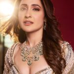 Pragya Jaiswal : గార్జీయస్ లుక్ లో దేవకన్యలా మెరిసిపోతున్న ప్రగ్యా..  ..
