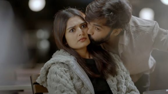 Priyanka Jain : బిగ్ బాస్ ఫేం ప్రియాంక జైన్‌కు ముద్దు పెట్టేసిన ప్రియుడు… సడన్‌గా అలా చేశాడేంటి..?