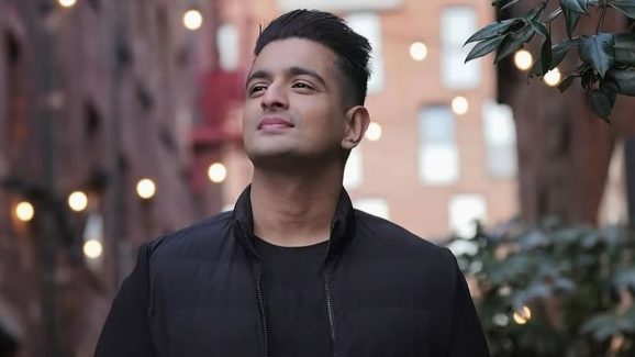 Ranveer Allahbadia : పరారీలో రణవీర్… తల్లిదండ్రులపై అసభ్యకరమైన కామెంట్స్ వివాదంలో పోలీసులకు షాక్