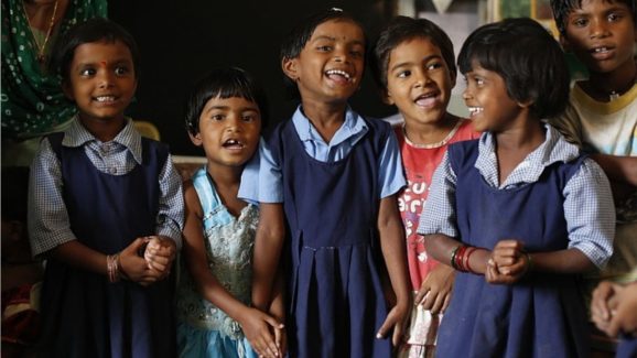 School Holiday: వాలంటైన్స్ డే రోజు స్కూళ్లకు సెలవు.. ఆ రోజే ఎందుకు?