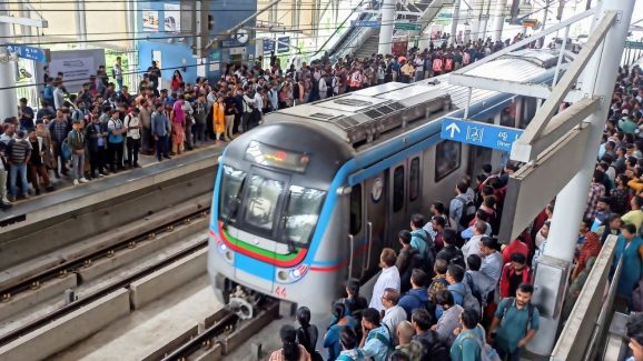 Hyderabad Metro Price: హైదరాబాద్ మెట్రో రైలు ఛార్జీలు పెరగనున్నాయా? ఈ సమస్యలే కారణమా?