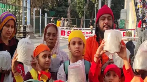 Ashes Of 400 Hindus: భారత్‌కు చేరిన 400 లకు పైగా పాకిస్తానీ హిందువుల చితాభస్మం, ఏళ్ల నిరీక్షణ ఎందుకంటే ?