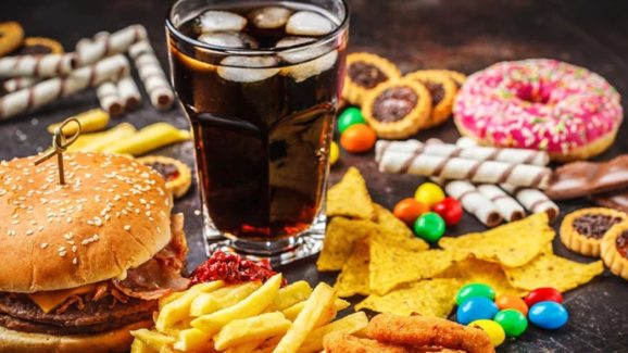 Junk Food: ఇలాంటి ఫుడ్ తింటున్నారా ? ఇక మీ పని అయిపోయినట్లే !