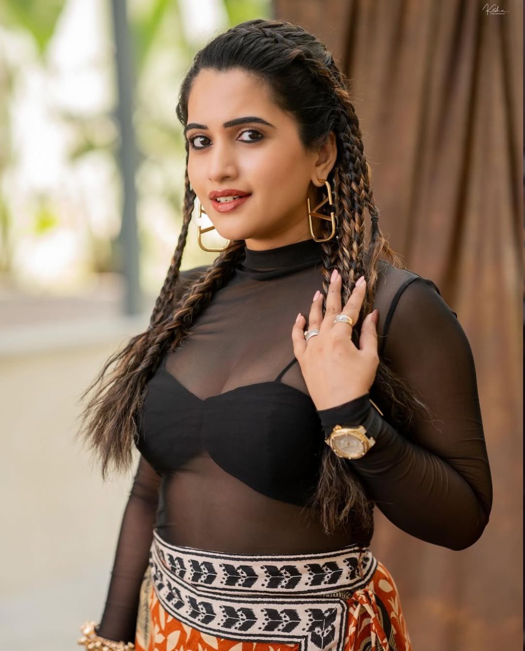 Sravanthi Chokarapu : అల్ట్రా స్టైలిష్ లుక్ లో యాంకర్ స్రవంతి.. బాపురే తట్టుకోవడం కష్టమే…