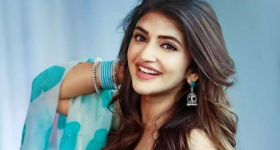 Bollywood Heroine : ల్యాండ్ కబ్జా కేసులో బుక్కయిన బో** బ్యూటీ..ఇక జైలుకేనా..?