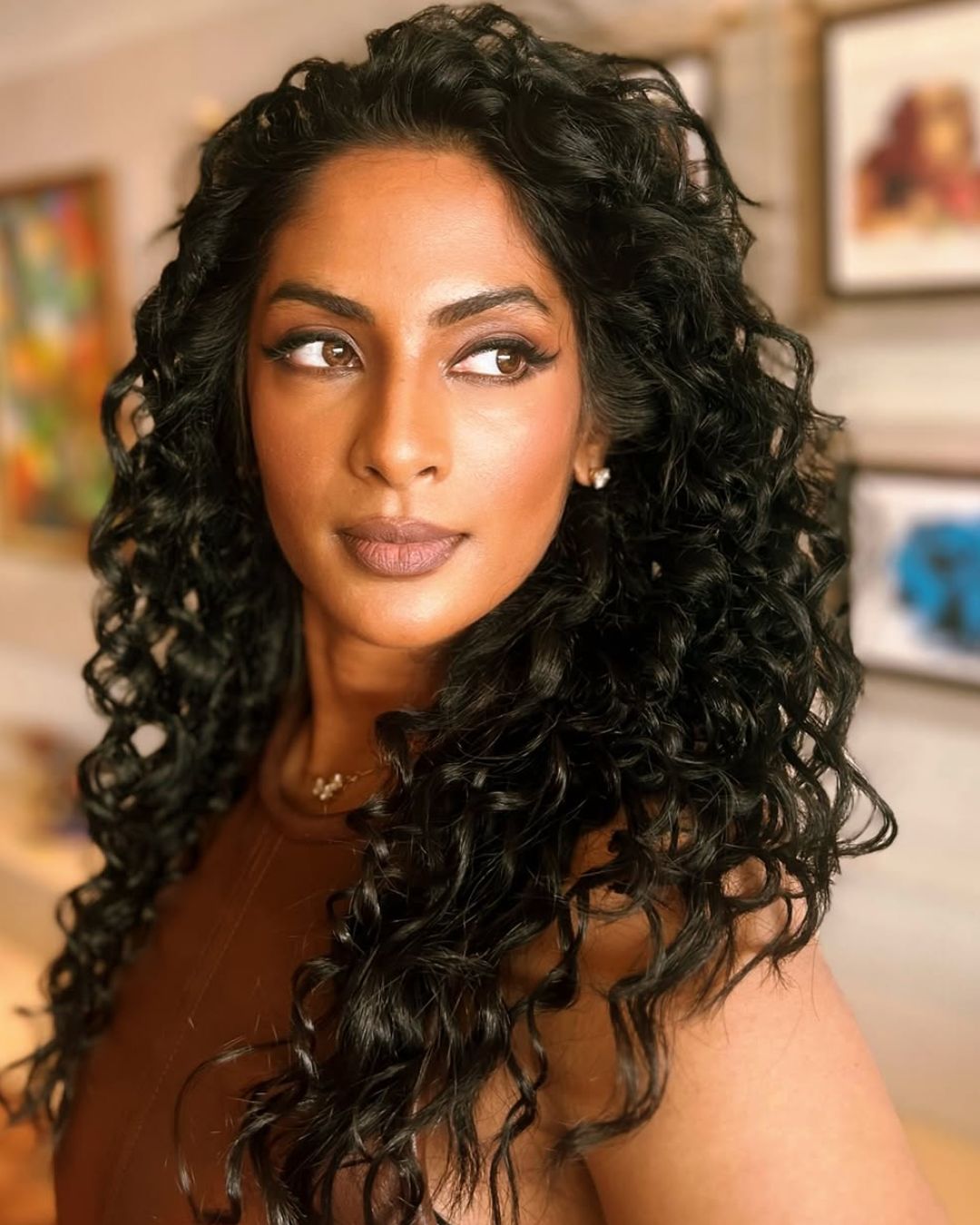 Sriya Reddy: అల్ట్రా స్టైలిష్ లుక్ లో విశాల్ వదిన.. అబ్బా.. ఏమైనా ఉందా అసలు.. పిచ్చెక్కించింది అంతే