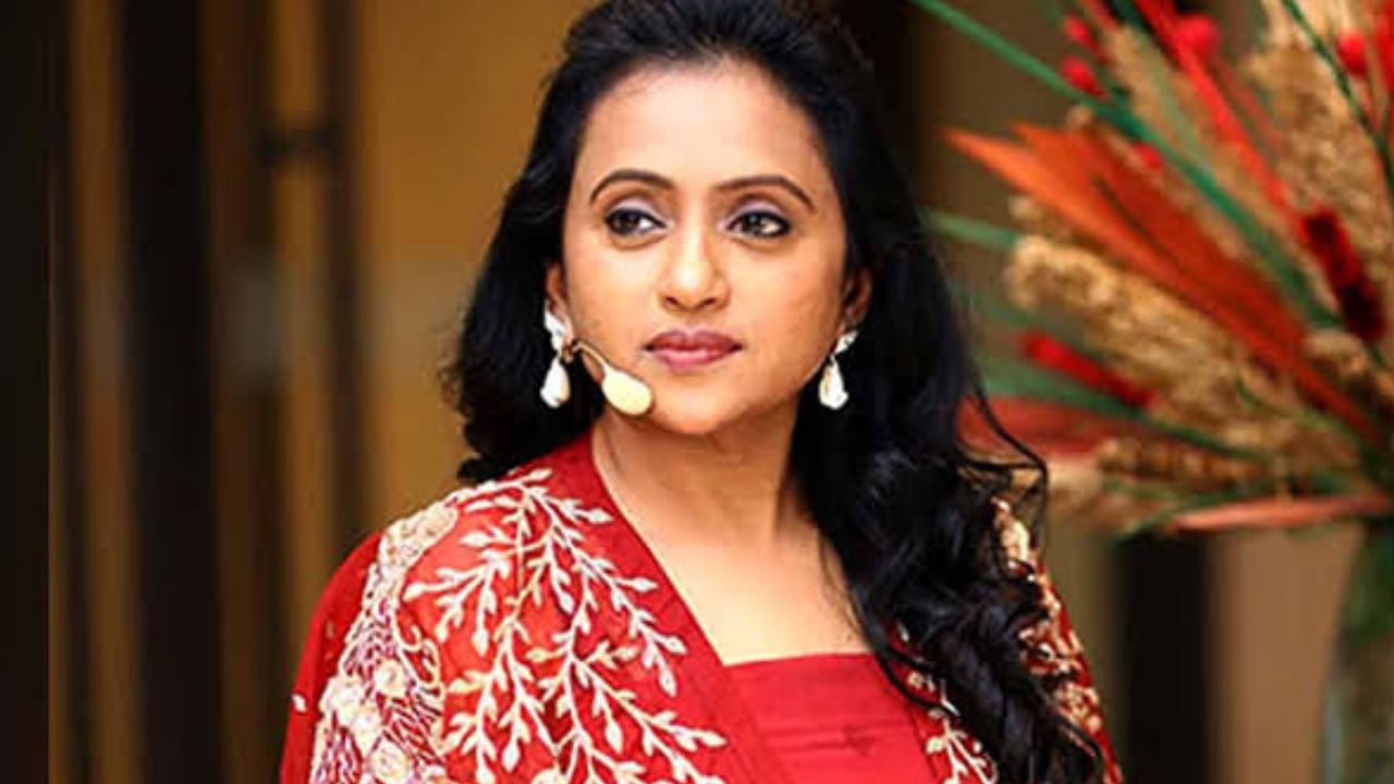 Anchor Suma : యాంకర్ సుమ గుట్టు రట్టు చేసిన యూట్యూబర్.. ఇలా దొరికేసిందేంటి..
