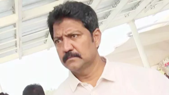 Vallabhaneni Vamsi : వంశీకి వైద్య పరీక్షలు పూర్తి – ఏ క్షణమైనా జైలుకు తరలించేందుకు ఏర్పాట్లు