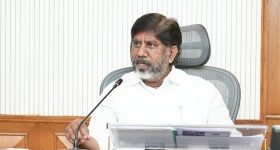 Kitchen Cleaning Tips: కిచెన్ క్లీనింగ్ ఇబ్బందిగా మారిందా ? అయితే ఈ టిప్స్ మీ కోసమే !