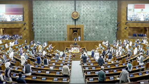 MPs Salary hike: ఎంపీలకు భారీగా జీతాలు, అలవెన్స్ ల పెంపు.. నెలకు ఎంత రానుందంటే?