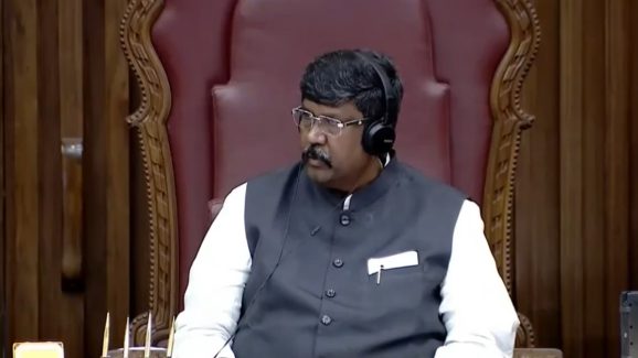 AP Politics: బాబ్బాబు.. మమ్మల్ని బయటకు పంపేయండి