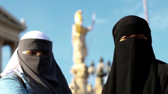 Burkha ban fine: బురఖా వేసుకున్నందుకు రూ.9,500 జరిమానా.. అక్కడ అదే రూల్!