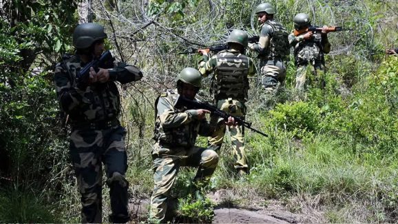 Encounter in Chhattisgarh: ఛత్తీస్‌గఢ్‌లో ఎన్‌కౌంటర్‌.. 20 మంది మావోల హతం..?