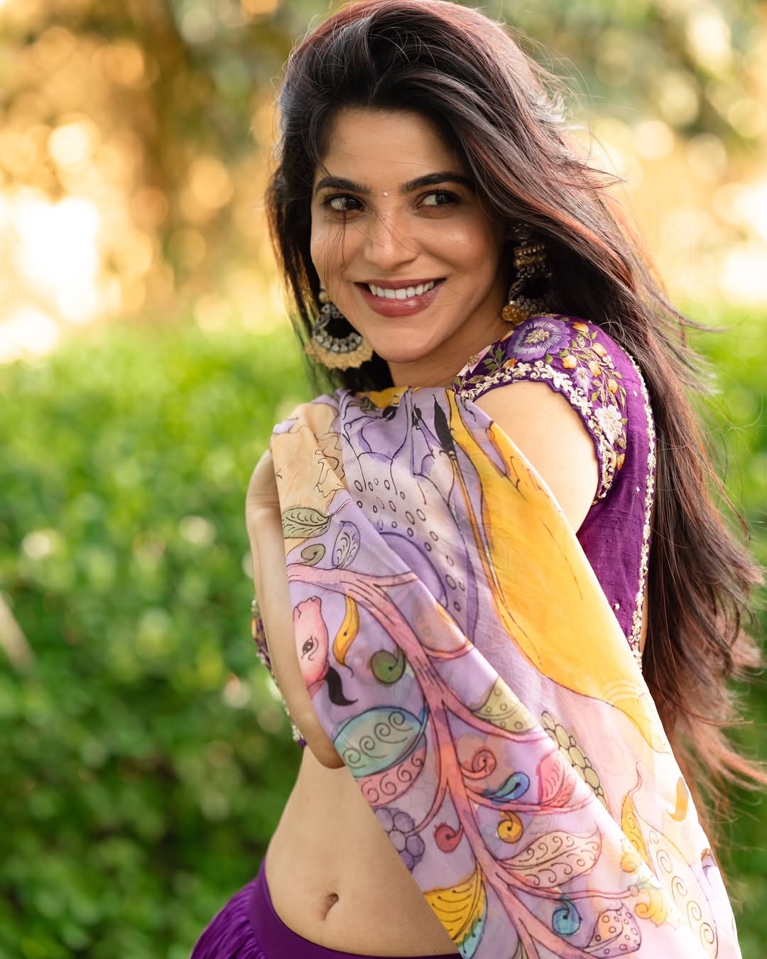Divya Bharathi Photo Gallery