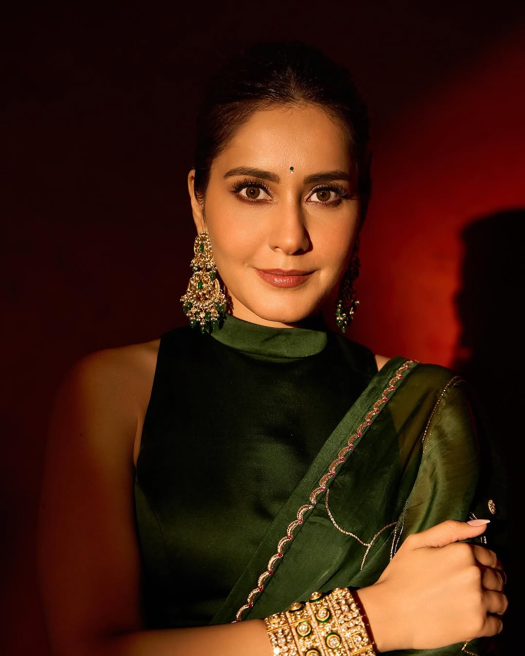 Actress Raashi khanna Photo Gallery
