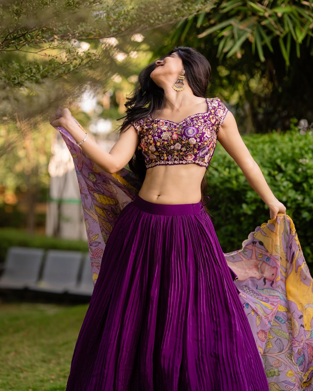 Divya Bharathi Photo Gallery
