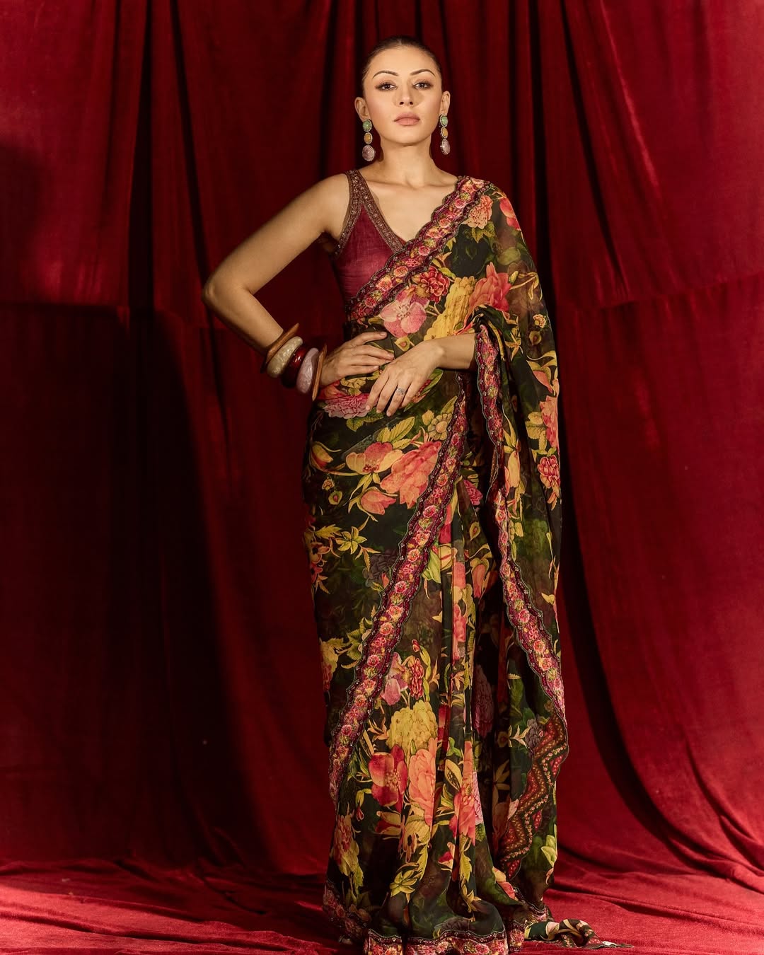 Hansika Motwani ( Source / Instagram ) Hansika Motwani Photo Gallery