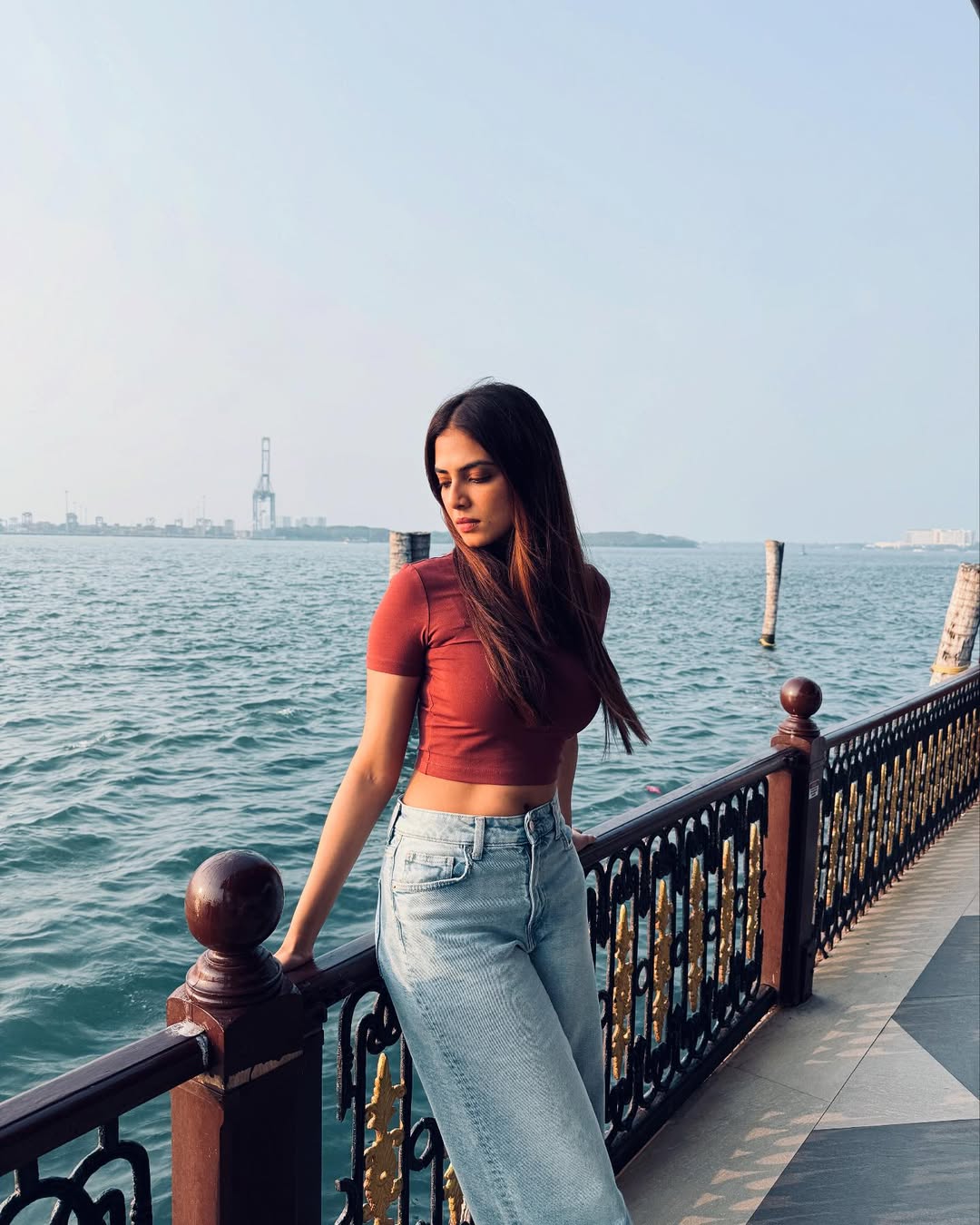 Malavika Mohanan Photo Gallery