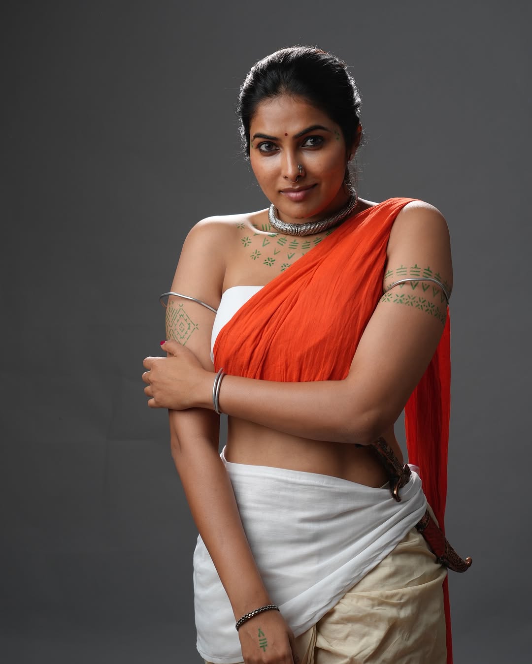 Actress Divi Vadthya Photo Gallery