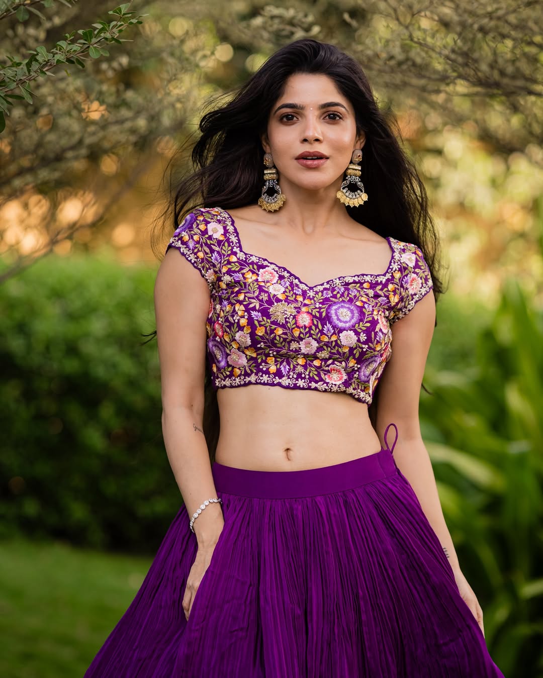 Divya Bharathi Photo Gallery