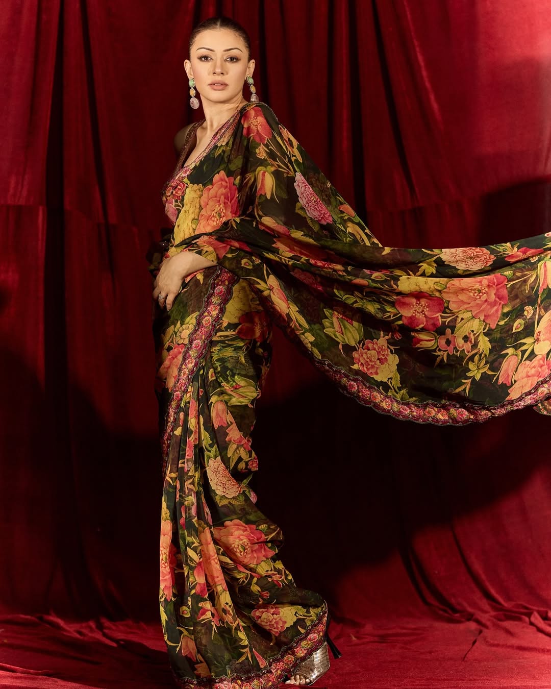 Hansika Motwani ( Source / Instagram ) Hansika Motwani Photo Gallery