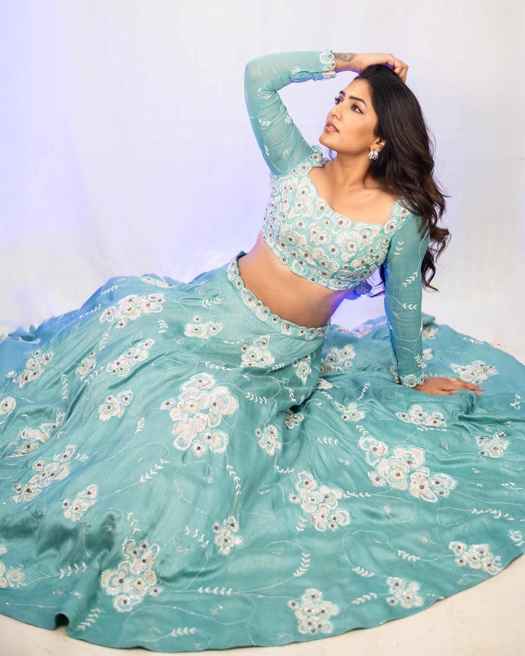 Actress Eesha Rebba Photo Gallery