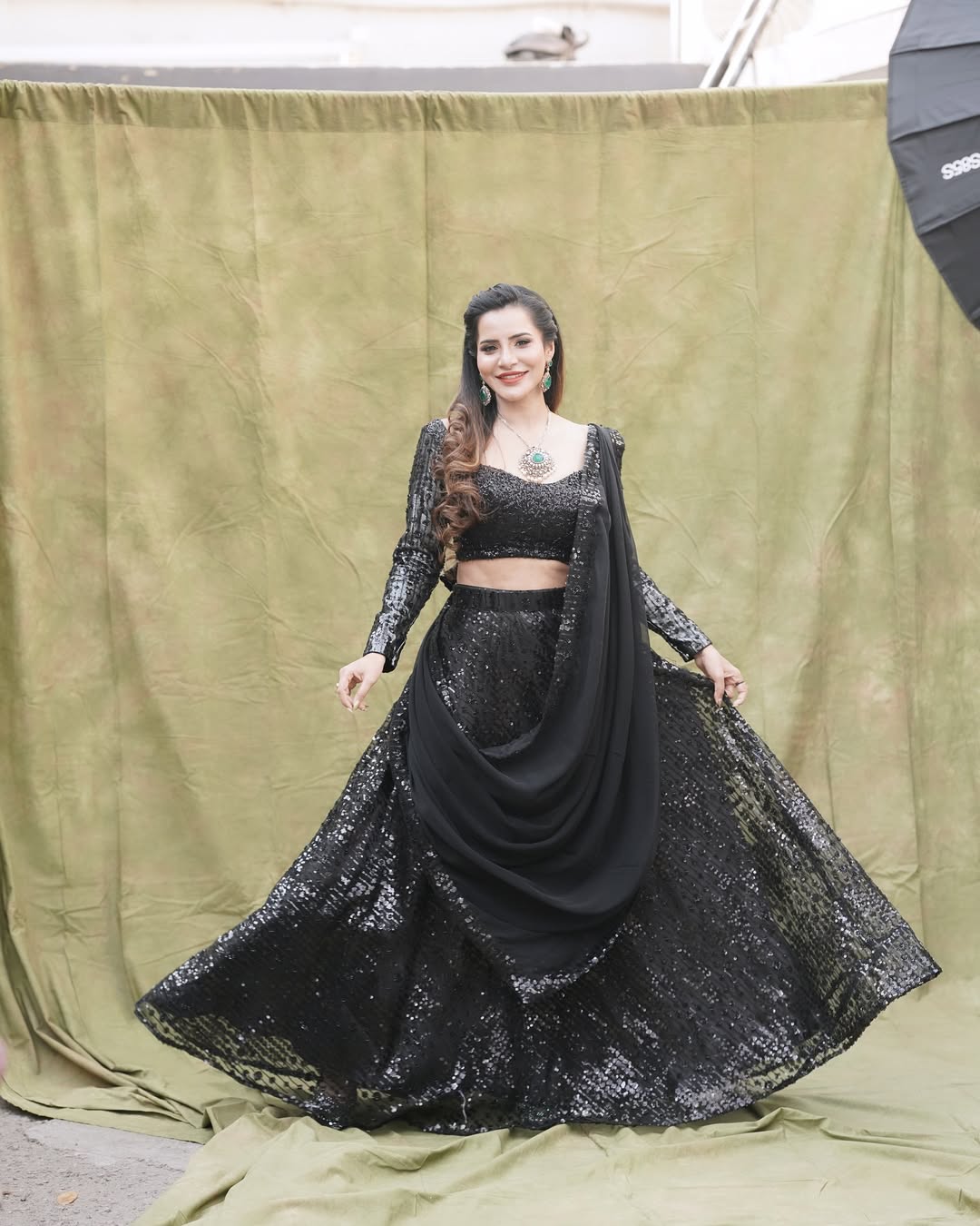 Ashu Reddy Photo Gallery